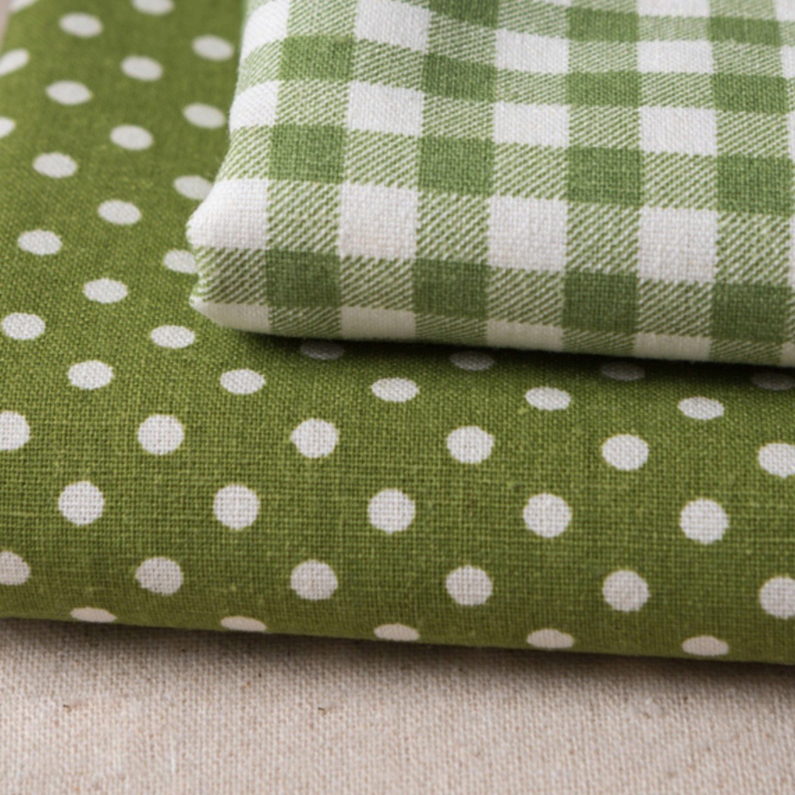 Tela verde con aspecto de lino - Decorative Throw Pillow reseña y precio