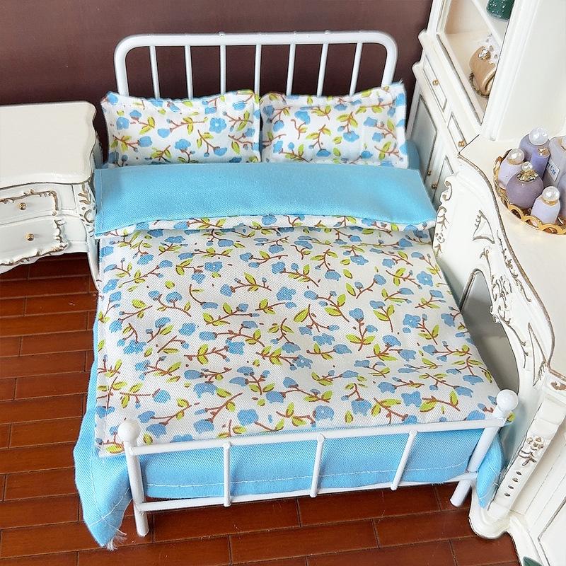 Cama en miniatura para casa de - Decorative Throw Pillow reseña y precio
